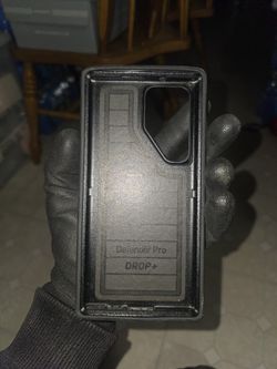 S23 Ultra OtterBox Case. (Defender) W Belt Clip.