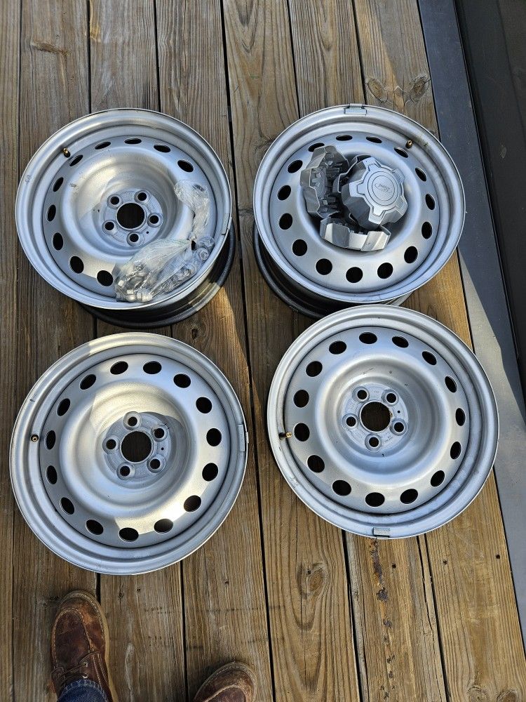 Ford Maverick Wheels