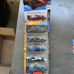  21 Hotwheels For $20