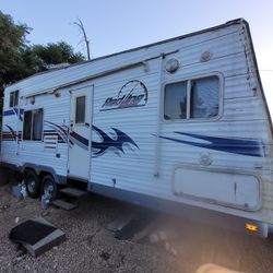 2007 Fleetwood Redliner TOY HAULER 230FS
