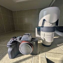 Sony A7IV and 70-200mm Lens