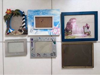 FREE — Set of 6 Picture Frames