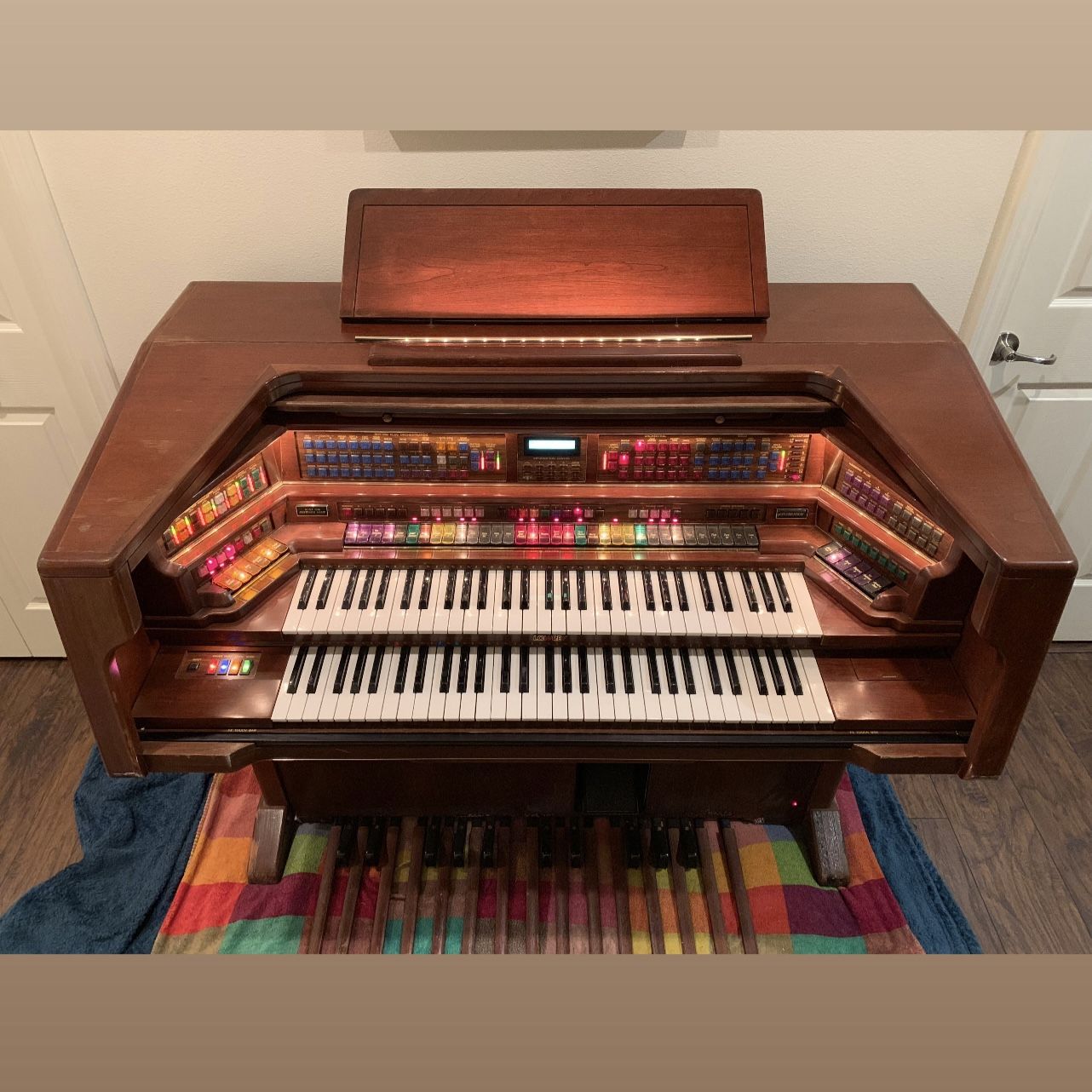 FREE Organ! Lowrey Celebration LX-500 Home Organ, Keyboard, Piano, Instrument