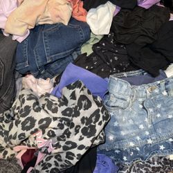 Girls Small 5T,5/6,6/7 clothing bundle 