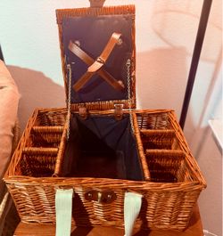 Wicker Picnic Basket Wine Hamper w/ Shoulder Strap