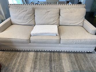 Beautiful & comfy couch for sale