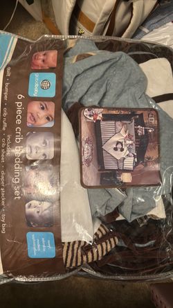 Crib bedding set