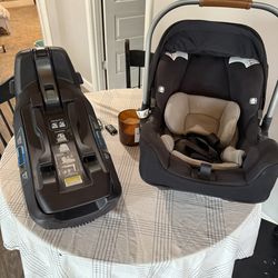 Nuna car seat set base and car seat