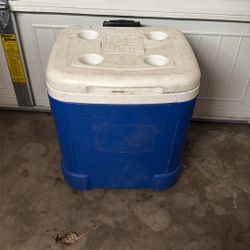 Ice chest