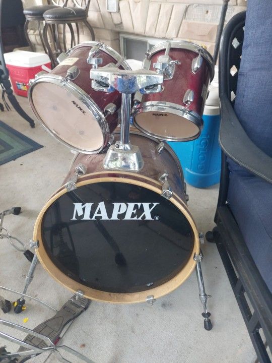 Mapex Drum Set $300