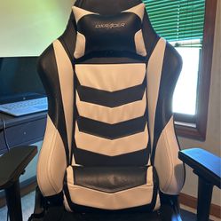 Luxury Gaming Chair (used)