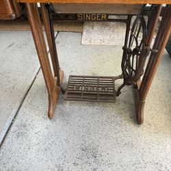 Singer Antique Sowing Machine 