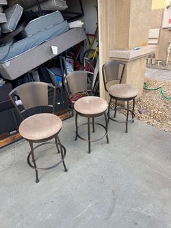 Set of 3 Swivel Bar Stools