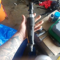 Air Ratchets And Air Tools