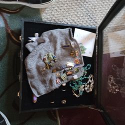 Pins And Rings 💍 And Watches ⌚ 