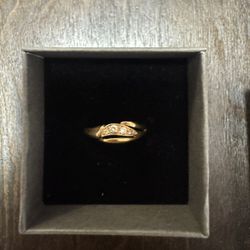 14 gold ring with zirconium. Size 9. 1,76 Grams