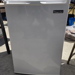 Magic Chef 3.0 Cu Ft Upright Freezer 