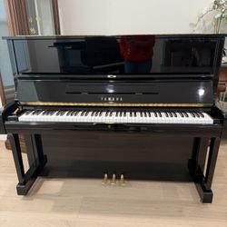 Yamaha, Kawai Pianos 