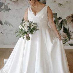 Wedding Dress- Plus Sized