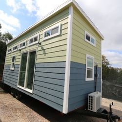 TINY HOUSE ON WHEELS FULL KITCHEN BATH WASHER DRYER 