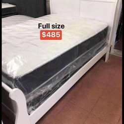 New Full Size White Bedframe With Mattresses Included///// Cama Nueva Con Colchones Incluidos 