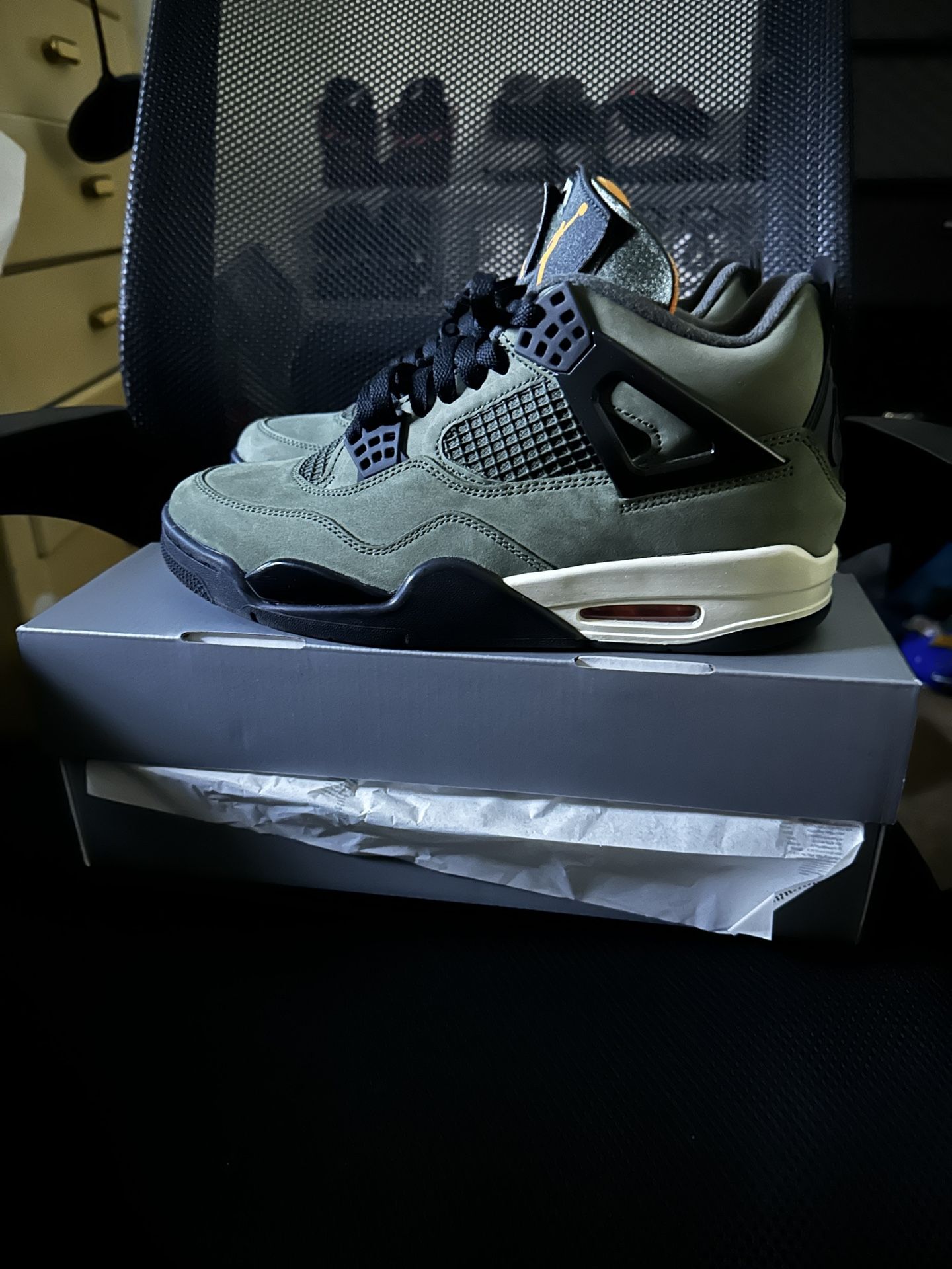 NEW Undefeated Air Jordan 4’s Size 8.5