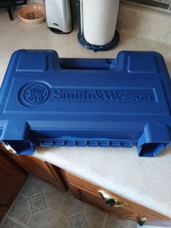 Hard cover S&W gun case