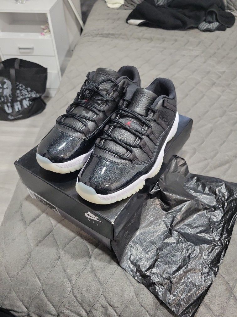 Air Jordan 11 Retro Low Size 8.5 Men's for Sale in Naval Air Station Point  Mugu, CA - OfferUp