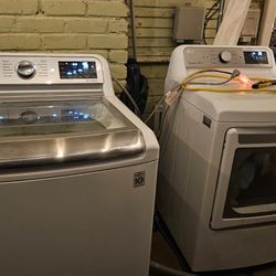LG WASHER / DRYER  SET
