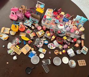 Mini brands
