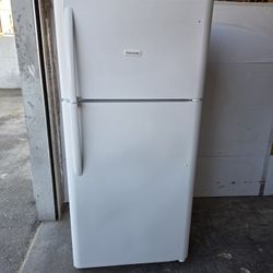 Frigidaire Refrigerator 