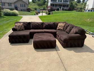 Ashley Chocolate Sectional Couch Sofa In Great Condition FREE DELIVERY