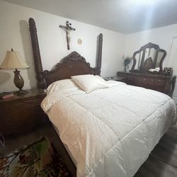 King Bedroom Furniture Set