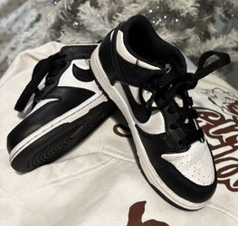 Nike Dunk Black And White Pandas “size 12C”