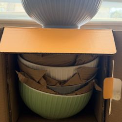 NEW Denmark 4-piece All-Purpose Porcelain Bowl Set