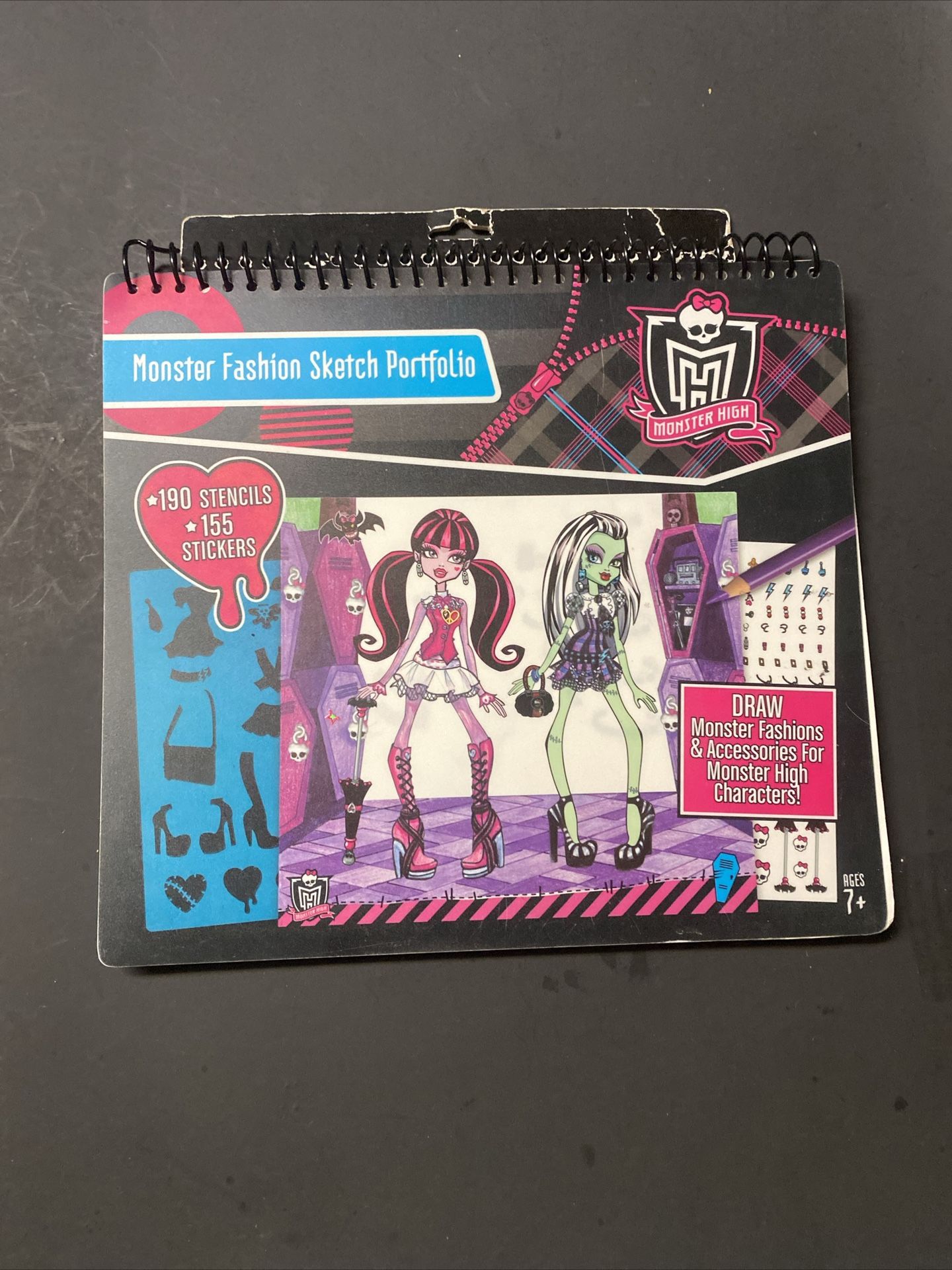 2010 fashion Angels MONSTER HIGH Sketch Portfolio 