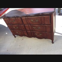 🌹ORIGINAL VINTAGE FRENCH PROVINCIAL DRESSER, MIRROR, NIGHTSTAND-51” Long, 19”D, 32” Tall🌹