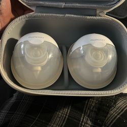 Momcozy breast Pumps
