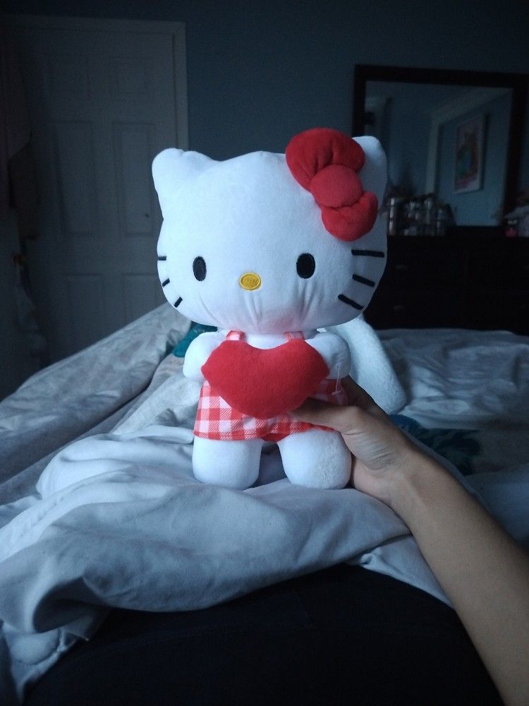 HELLO KITTY VALENTINE PLUSHIE 