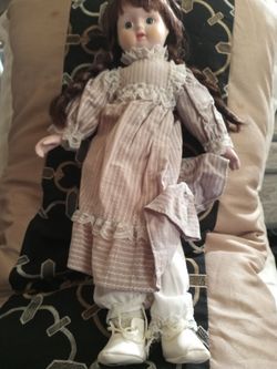 7 Vintage Dolls in Excellent Condition