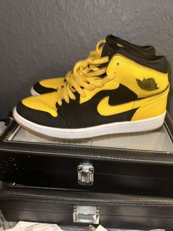 Jordan Mid Old Love/New Love   $250. Size 10