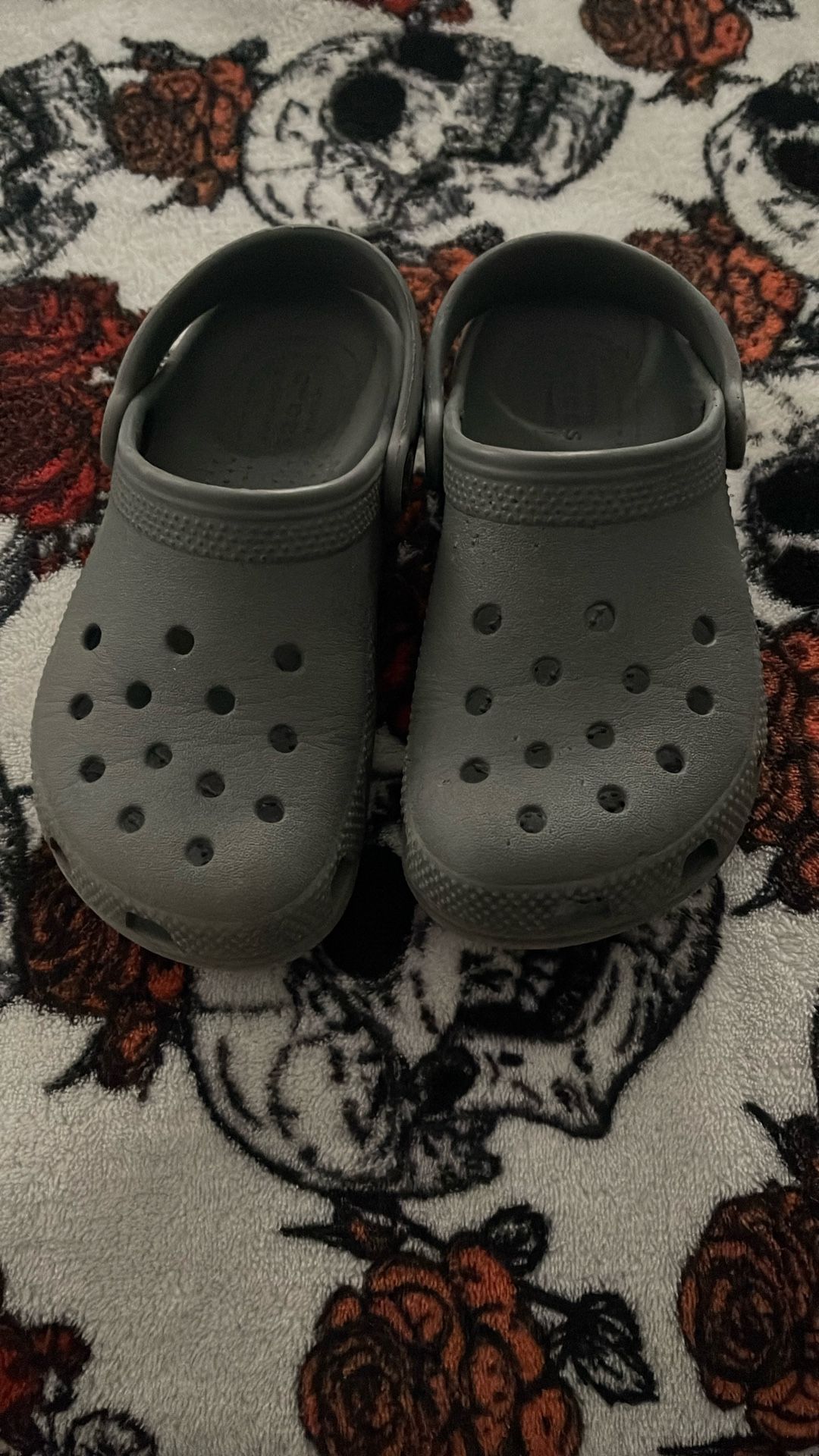 KIDS CROCS SIZE 12 $2.00