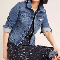 Like new Anthropologie Pilcro and the Letterpress classic blue denim trucker jacket size small petite