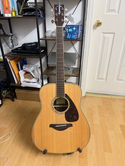 Yamaha FG830 Acoustic Guitar + Capo & Guitar Stand & Guitar Strap