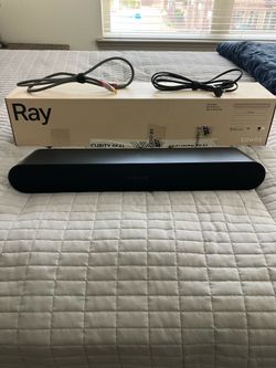 Sonos Ray Soundbar - Like New + Toslink Cable