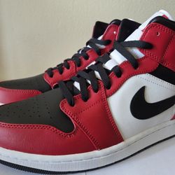 Jordan 1 Mid Chicago Black Toe Size 12