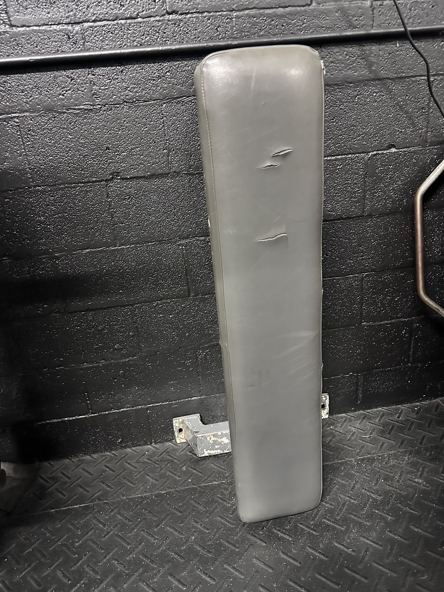 Grey Flat Weight Bench – Commercial Gym Grade