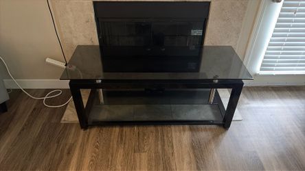 Tempered Glass Entertainment Stand