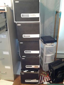 5 stackable storage boxes