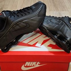 Nike Shox Size 11 For Men 